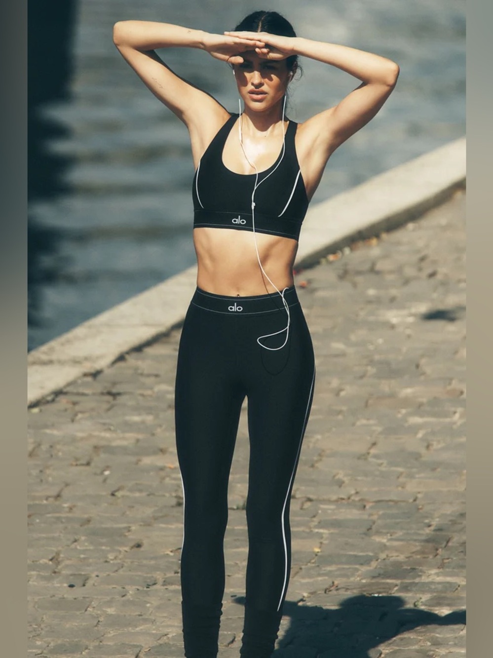 Alo Yoga Airlift High-Waist Suit Up Legging in Black/White Size Small